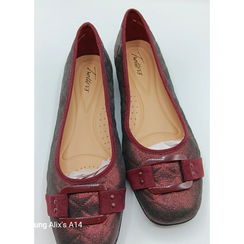 Trotters Burgundy Quilted Sparkle Ballet Square Shoes 9M - Picture 2 of 8